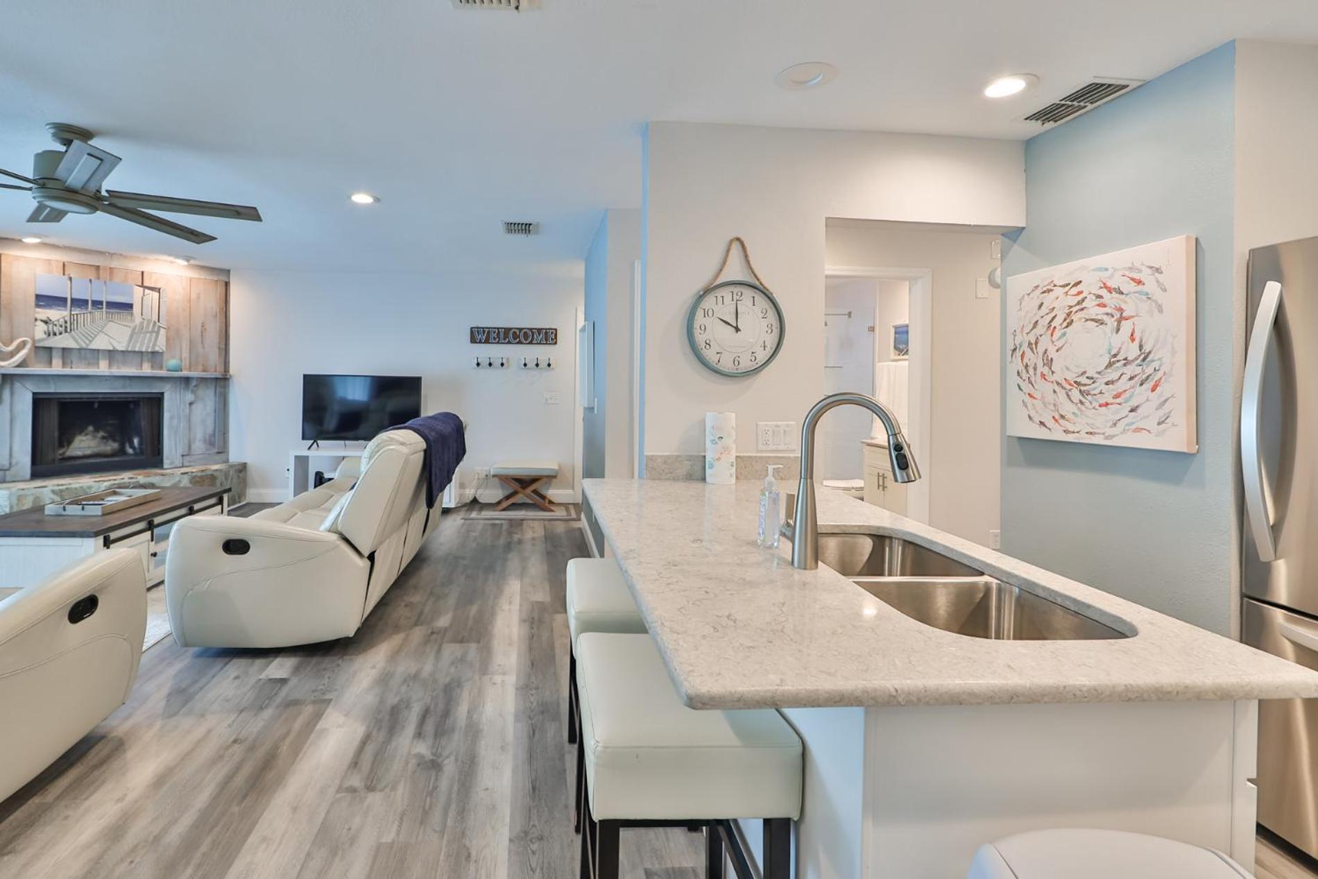 100 Steps To Beautiful Indian Rocks Beach, Oceanside, 2 Bedroom Updated Condo Clearwater Beach Exterior photo
